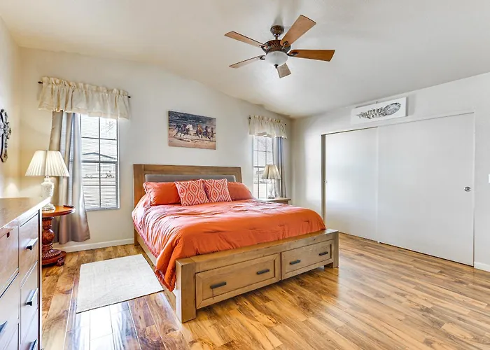 Furnished Patio! Group Desert Escape In Morristown